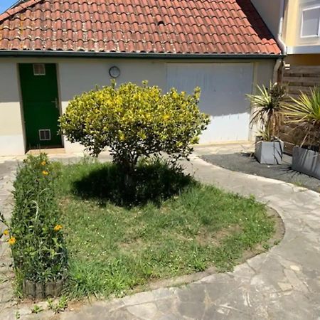 Maisonnette 2 A 4 Pers- Jardin Privatif Cloture- Calme- Stationnement Gratuit- Pau Ouest Billere Esterno foto