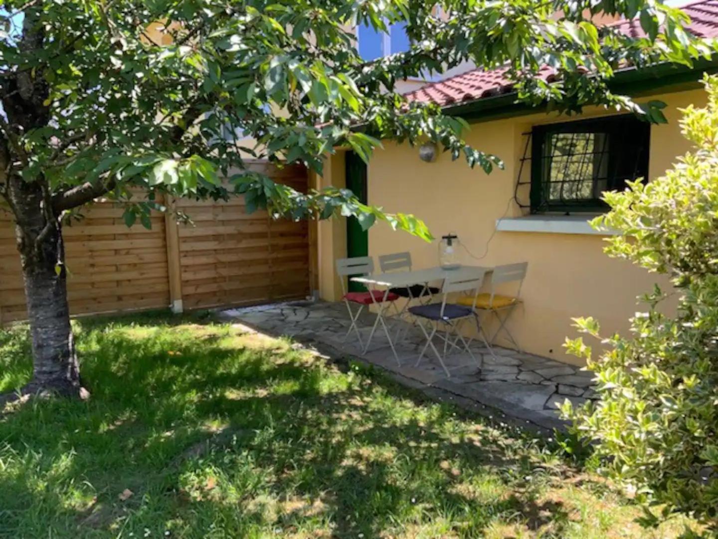 Maisonnette 2 A 4 Pers- Jardin Privatif Cloture- Calme- Stationnement Gratuit- Pau Ouest Billere Esterno foto