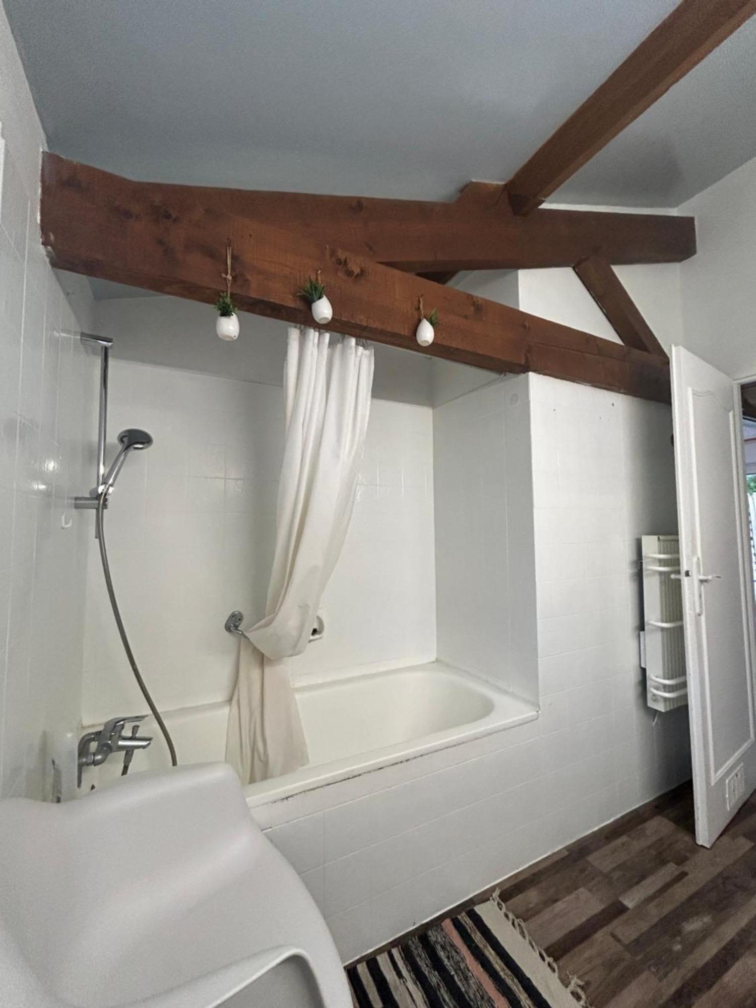 Maisonnette 2 A 4 Pers- Jardin Privatif Cloture- Calme- Stationnement Gratuit- Pau Ouest Billere Esterno foto